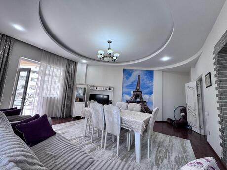 2-комнатная квартира, 92 м², 28 May: 300 000 ₼ 5