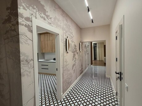 4-комн. · 144 m² · 8/8 этаж, Bakıxanov