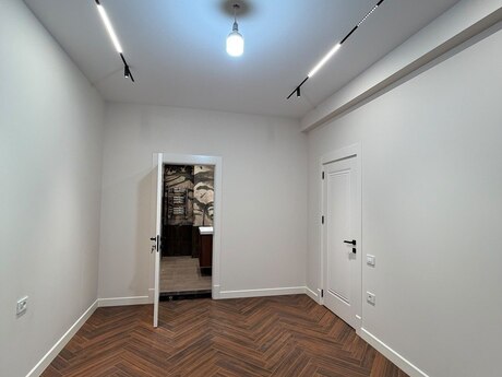 4 otaqlı mənzil, 144 m², Bakıxanov: 357 000 ₼ 4