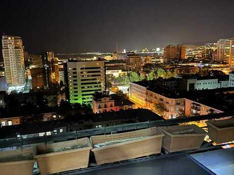 5 otaqlı mənzil, 233 m², 28 May: 830 000 ₼ 2