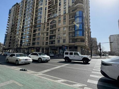Elan №6363047 - Bakı, Elmlər Akademiyası m., 4 otaqlı, 322 m², 7/18 mərtəbə