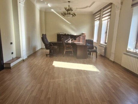 4-комн. офис - м. Низами - 250 м²