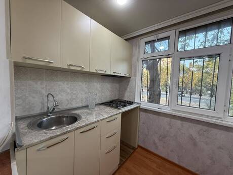 2 otaqlı köhnə tikili - Xalqlar Dostluğu m. - 40 m²