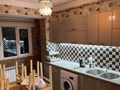2 otaqlı köhnə tikili - Azadlıq Prospekti m. - 70 m²