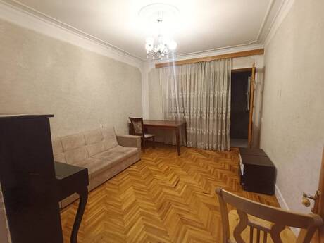 3 otaqlı köhnə tikili - Şah İsmayıl Xətai m. - 90 m²