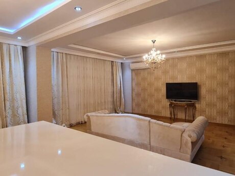 3-комн. новостройка - Наримановский  р. - 160 м²