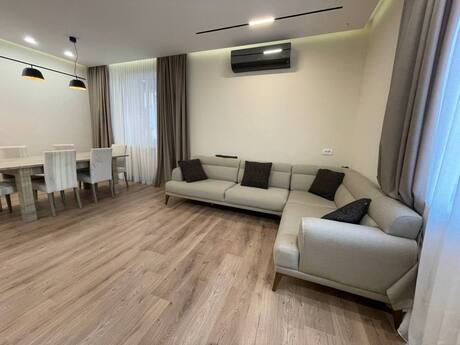 4-комн. новостройка - м. Элмляр Академиясы - 185 м²