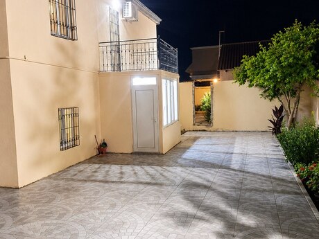 6 otaqlı həyət evi/bağ evi - Xətai r. - 145 m²
