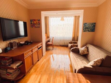 2 otaqlı köhnə tikili - Elmlər Akademiyası m. - 60 m²