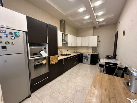 3 otaqlı mənzil, 160 m², 28 May: 450 000 ₼ 4