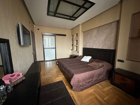 3 otaqlı mənzil, 160 m², 28 May: 450 000 ₼ 2