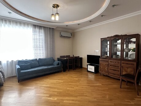3 otaqlı mənzil, 130 m², 20 Yanvar: 273 000 ₼ 3
