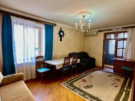 2 rooms · 70 m² · floor 2/5, Neftçilər
