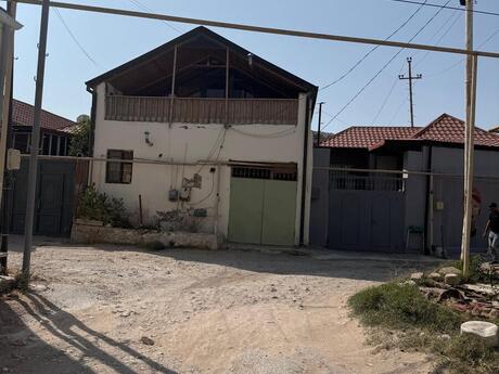 5 otaqlı həyət evi/bağ evi - Zığ q. - 200 m²