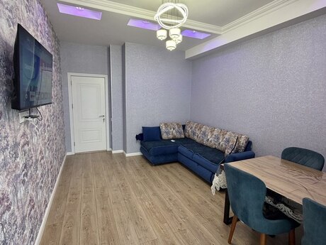 2-комн. новостройка - м. 8 ноября - 65 м²