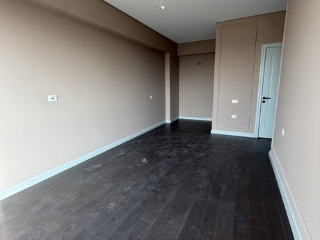 4-комн. новостройка - м. Бакмил - 128 м²