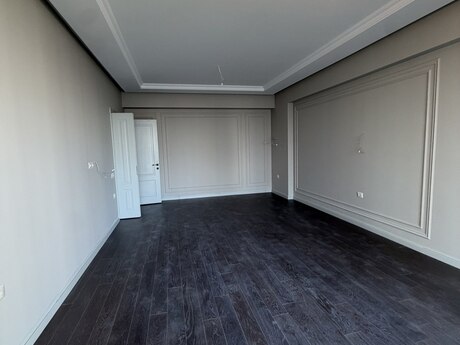 4-комн. новостройка - м. Бакмил - 128 м²