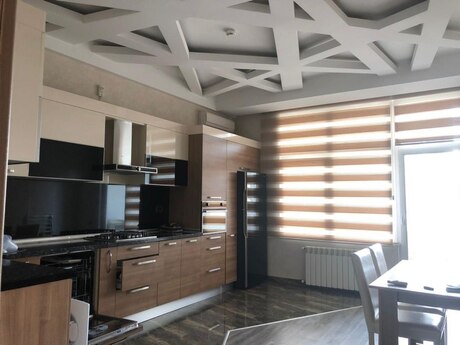 Kirayə 4 otaqlı mənzil, 200 m², 28 May: 2 000 ₼/ay 2
