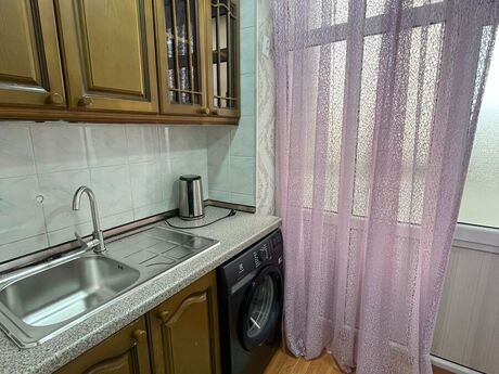 2-комн. вторичка - м. Ази Асланов - 65 м²