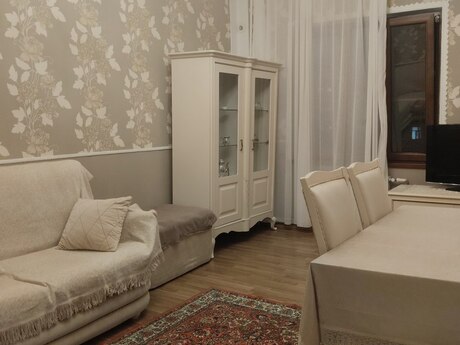 Объявление №6365191 - Баку, м. Халглар Достлугу, 5-комн., 120 м², 6/9 этаж