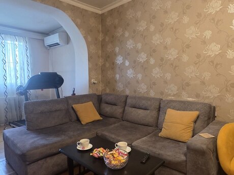 2-комн. вторичка - м. Иншаатчылар - 60 м²