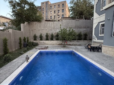 4-комн. дом/дача - м. Кара Караев - 220 м²