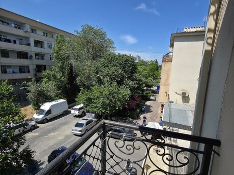 Elan №6365459 - Bakı, Bakıxanov q., 1 otaqlı, 40 m², 3/5 mərtəbə