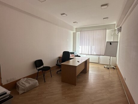 3-комн. новостройка - м. Иншаатчылар - 145 м²