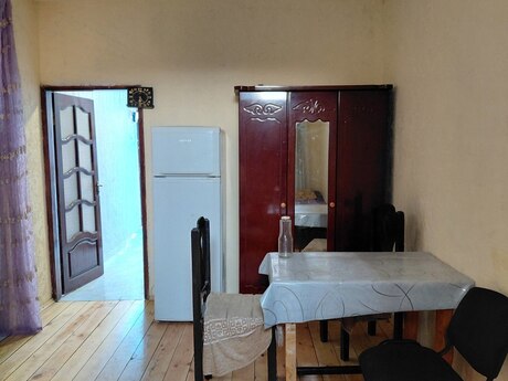 1 otaqlı həyət evi/bağ evi - M.Ə.Rəsulzadə q. - 30 m²