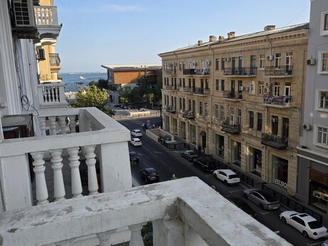 4-комнатная квартира, 130 м², Sahil: 675 000 ₼ 2