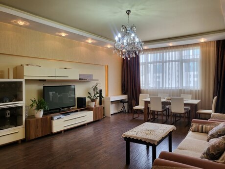 4 rooms · 180 m² · floor 12/17, Nizami