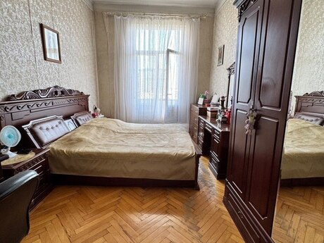 Elan №6365886 - Bakı, Nizami m., 2 otaqlı, 60 m², 4/5 mərtəbə
