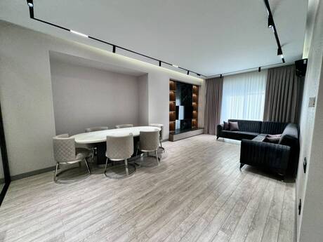 3-комн. новостройка - м. 8 ноября - 147 м²