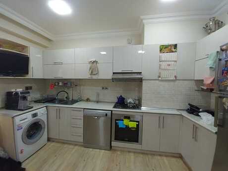 4 otaqlı mənzil, 145 m², İnşaatçılar: 280 000 ₼ 5