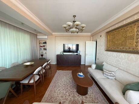 3 otaqlı yeni tikili - Elmlər Akademiyası m. - 136 m²