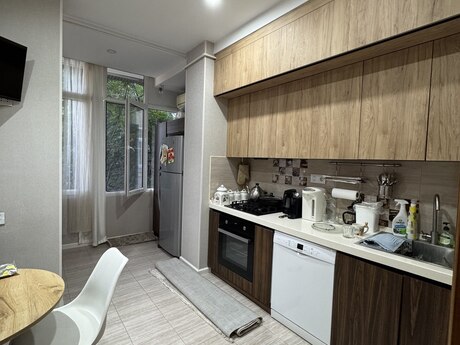 Elan №6367051 - Bakı, 28 May m., 3 otaqlı, 77 m², 2/5 mərtəbə