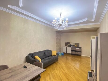 Kirayə 4 otaqlı mənzil, 180 m², Badamdar: 1 300 ₼/ay 2