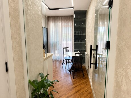3-комн. вторичка - м. 20 января - 80 м²