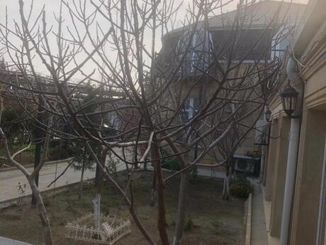 10 otaqlı həyət evi/bağ evi - Buzovna q. - 600 m²