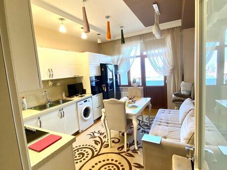3 otaqlı mənzil, 135 m², 8-ci mikrorayon: 350 000 ₼ 2