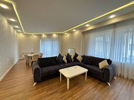 Kirayə 3 otaqlı mənzil, 130 m², Ağ şəhər: 1 800 ₼/ay 2