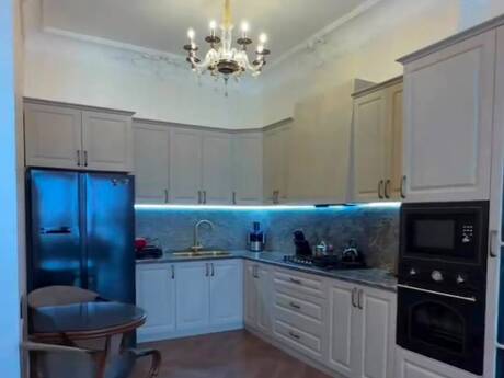 Kirayə 3 otaqlı mənzil, 165 m², Nizami: 2 500 ₼/ay 3