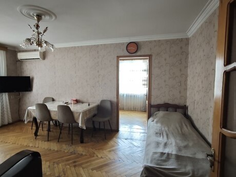 2-комн. вторичка - м. 8 ноября - 60 м²