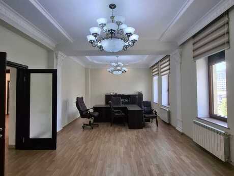 Elan №6366770 - Bakı, Nizami m., 4 otaqlı, 250 m²