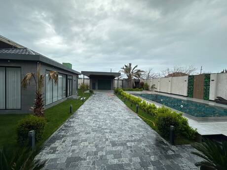 5 otaqlı həyət evi/bağ evi - Novxanı q. - 270 m²