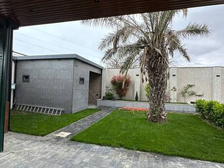 5 otaqlı həyət evi/bağ evi - Novxanı q. - 270 m²