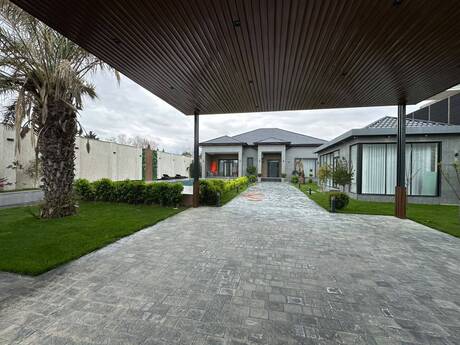 5 otaqlı həyət evi/bağ evi - Novxanı q. - 270 m²