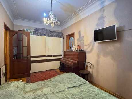 3 otaqlı köhnə tikili - Elmlər Akademiyası m. - 80 m²