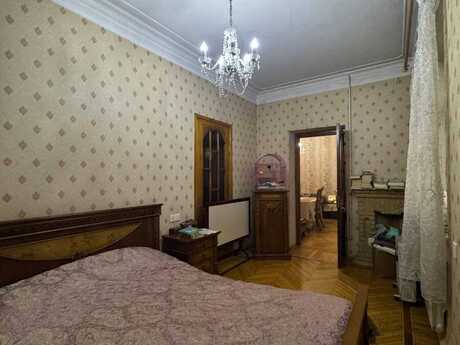 3 otaqlı köhnə tikili - Elmlər Akademiyası m. - 80 m²