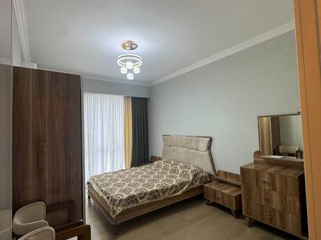 3-комн. новостройка - м. Бакмил - 70 м²